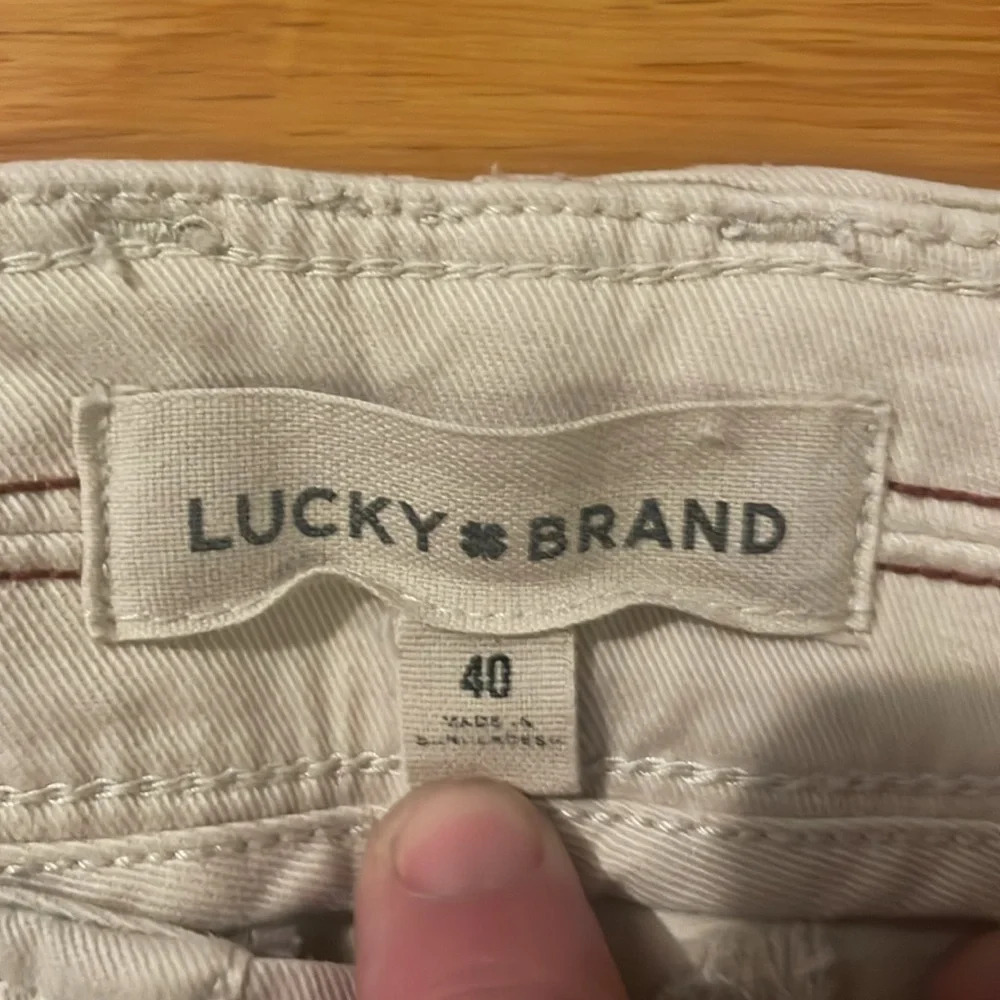 LUCKY BRAND size 40 light tan cargo shorts - Picture 3 of 11